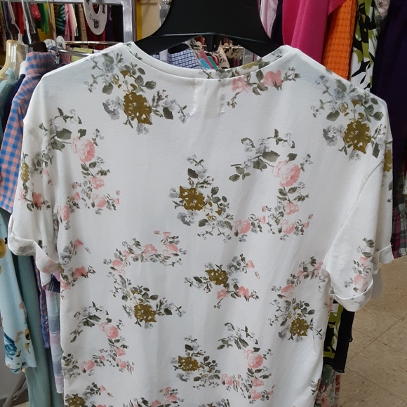 Ladies top - Picture 3 of 3